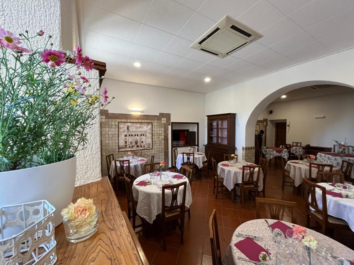 Hotel La Torretta Ассизи Экстерьер фото